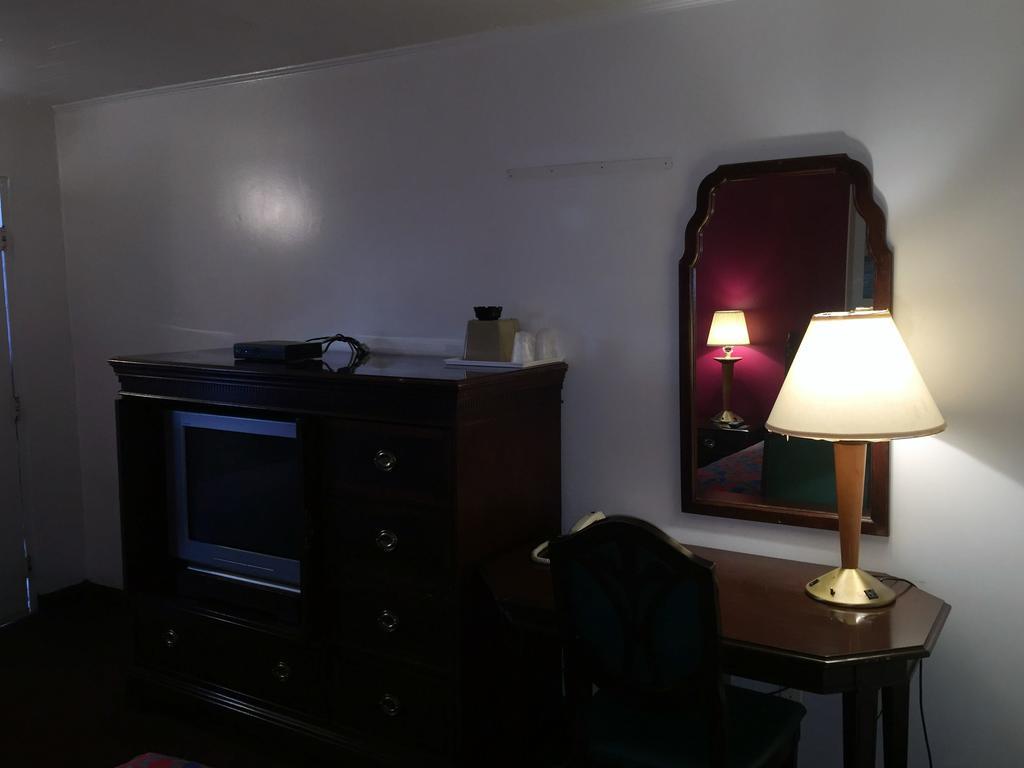Budget Inn Wrightstown Εξωτερικό φωτογραφία